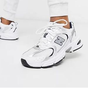 New Balance 530.